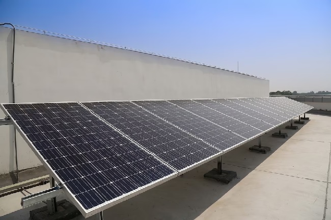 perusahaan solar panel  di Indonesia